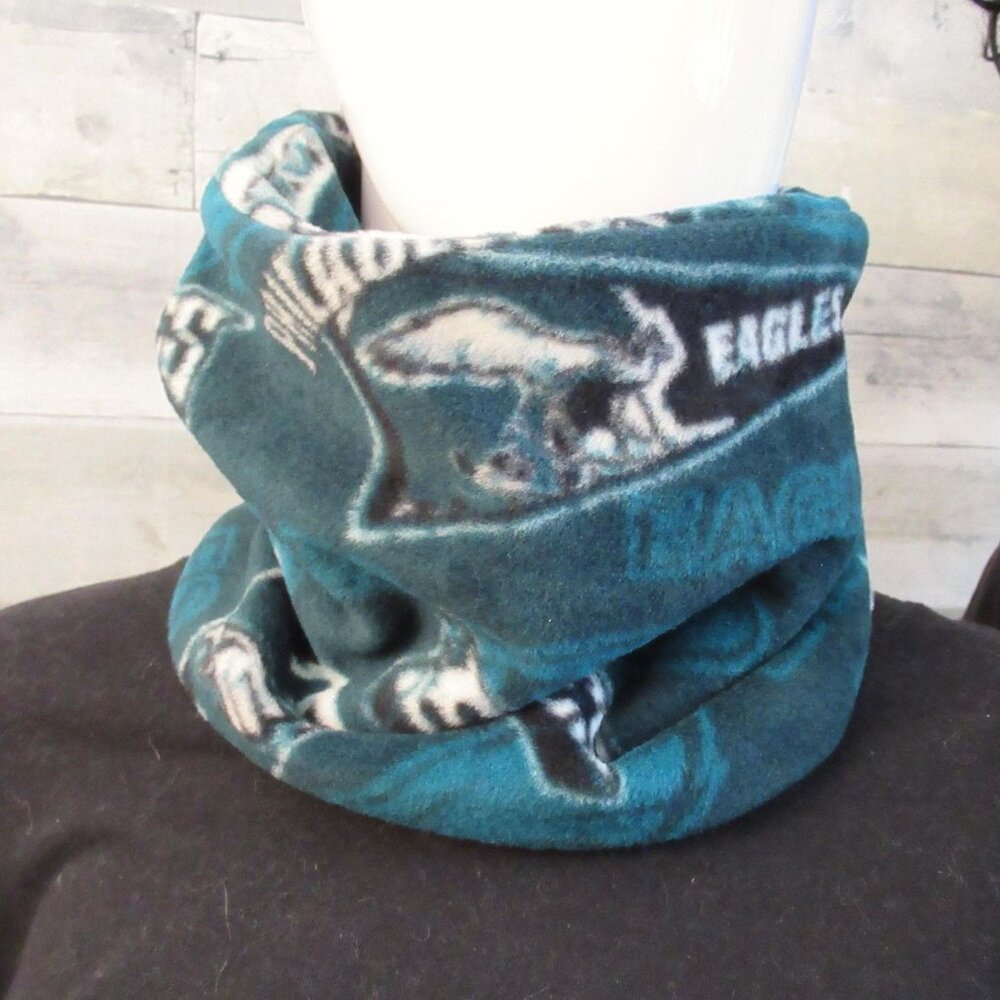 NFL Philadelphia Eagles Fleece Neckwarmer: Winter Cowl Scarf